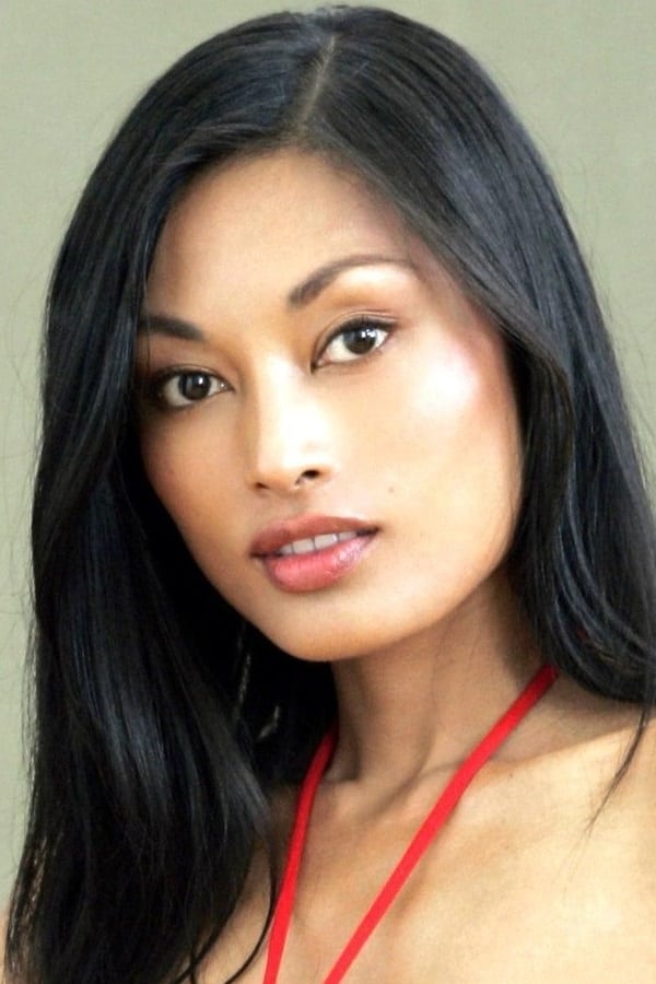 Image of Kira Clavell