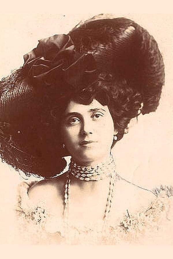 Image of Evelyn Selbie