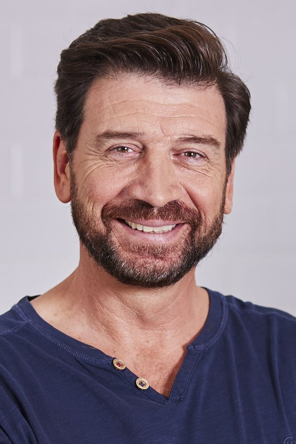 Image of Nick Knowles