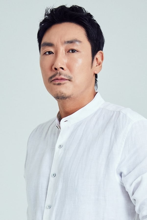 Image of Cho Jin-woong