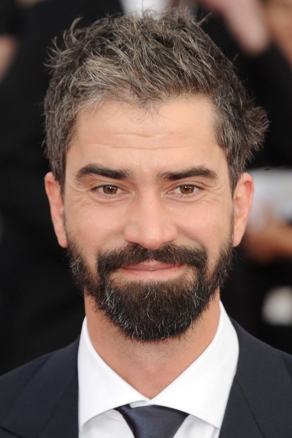 Image of Hamish Linklater