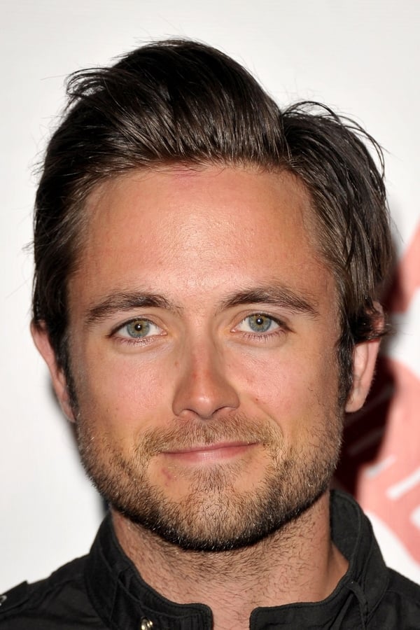 Image of Justin Chatwin
